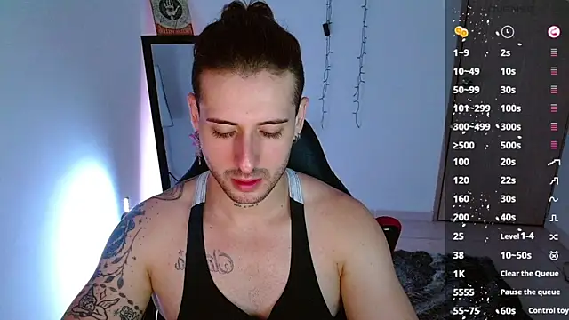 Snapshot of Ares_blue chatting on 01-22-25, 10:50 Ares blue online show from 01-22-25, 10:50