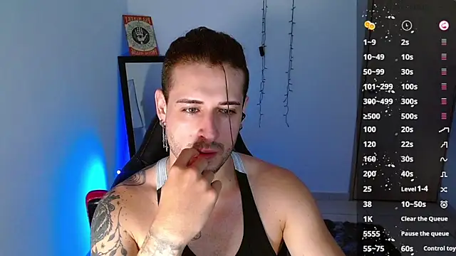Snapshot of Ares_blue chatting on 01-29-25, 11:41 Ares blue online show from 01-29-25, 11:41