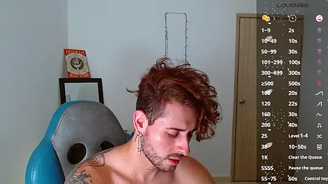 Snapshot of Ares_blue chatting on 02-04-25, 01:48 Ares blue online show from 02-04-25, 01:48