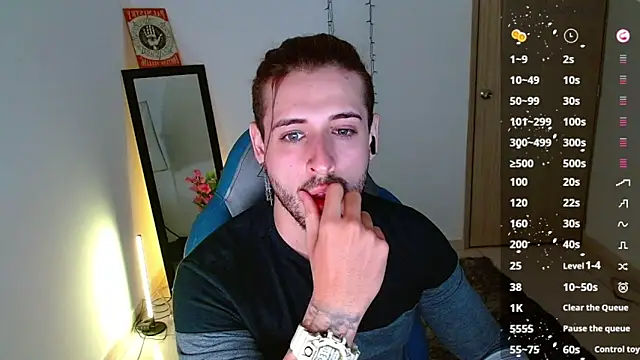 Snapshot of Ares_blue chatting on 02-07-25, 11:34 Ares blue online show from 02-07-25, 11:34