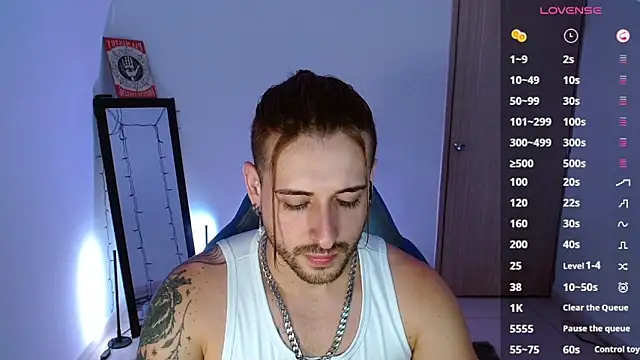 Snapshot of Ares_blue chatting on 02-20-25, 10:48 Ares blue online show from 02-20-25, 10:48