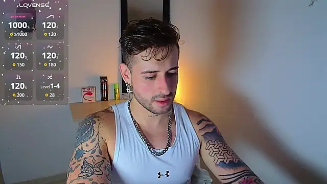 Snapshot of Ares_blue chatting on 09-15-25, 12:05 Ares blue online show from 09-15-25, 12:05