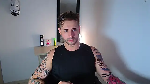 Snapshot of Ares_blue chatting on 09-16-25, 12:17 Ares blue online show from 09-16-25, 12:17