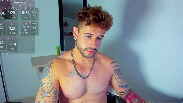 Snapshot of Ares_blue chatting on 09-20-25, 12:39 Ares blue online show from 09-20-25, 12:39