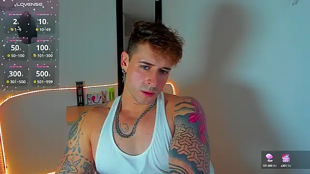 Snapshot of Ares_blue chatting on 09-23-25, 12:13 Ares blue online show from 09-23-25, 12:13