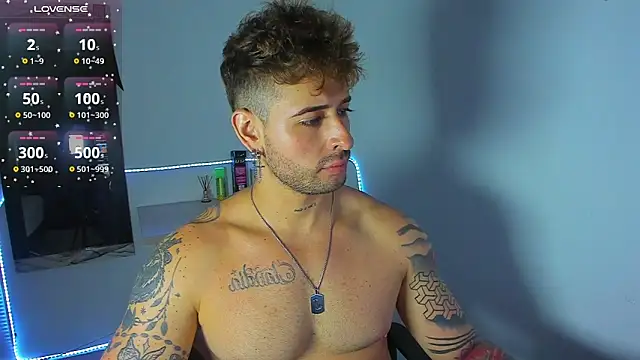 Snapshot of Ares_blue chatting on 10-09-25, 01:09 Ares blue online show from 10-09-25, 01:09