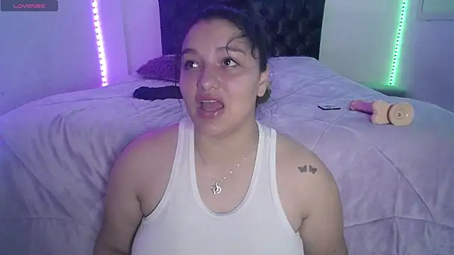 Snapshot of Laurenkenner_ chatting on 05-11-26, 06:38 Laurenkenner online show from 05-11-26, 06:38
