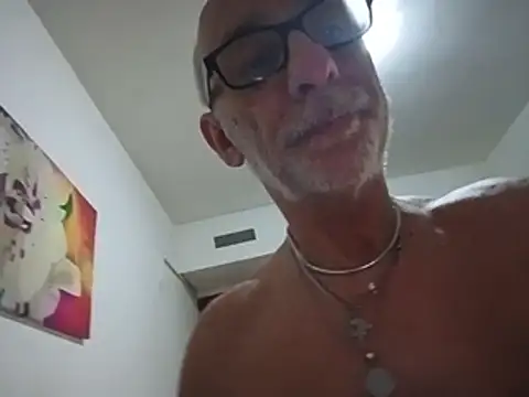 Snapshot of Toby2712 chatting on 07-23-26, 01:58 Toby2712 online show from 07-23-26, 01:58