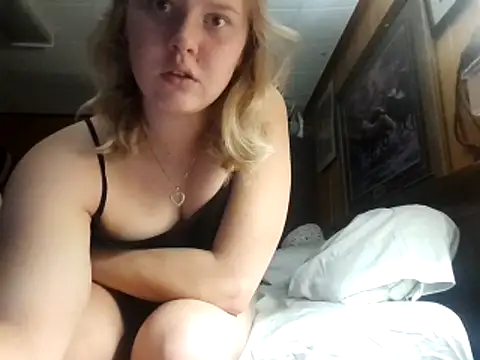 Ryan and Aurora online show from 12-16-25, 12:26