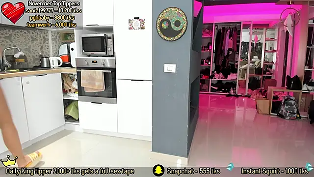 AmySuperHeroes online show from 11-21-25, 12:15