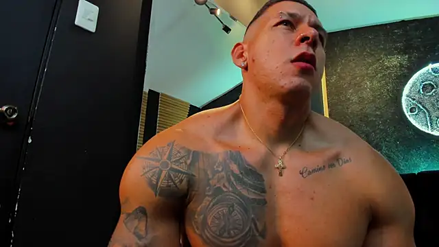 Snapshot of MassimoWalton2 chatting on 01-10-25, 02:35 MassimoWalton2 online show from 01-10-25, 02:35