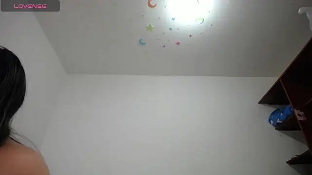 Snapshot of Laila_Laly chatting on 12-23-24, 01:24 Laila Laly online show from 12-23-24, 01:24