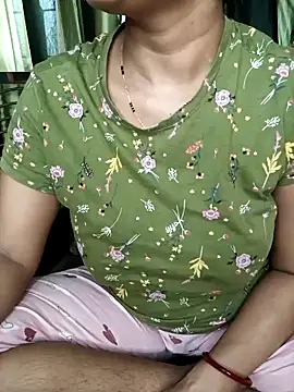 Snapshot of MUMTAJ-1 chatting on 10-23-25, 08:46 MUMTAJ-1 online show from 10-23-25, 08:46