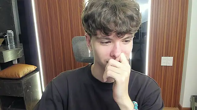 calvin love you online show from 04-18-26, 05:17