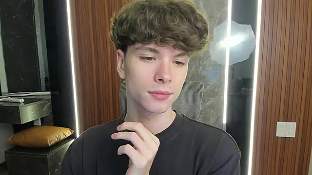 calvin love you online show from 04-29-26, 05:06
