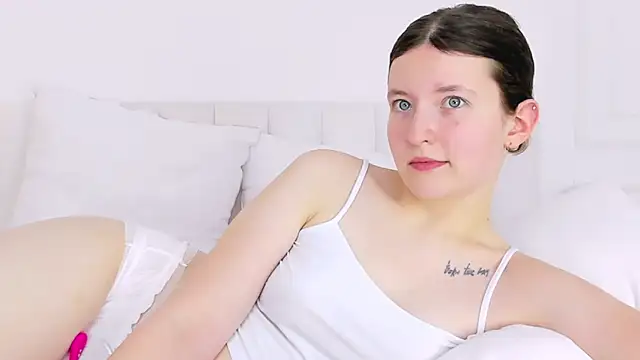 MoonAngelic online show from 01-11-25, 06:24