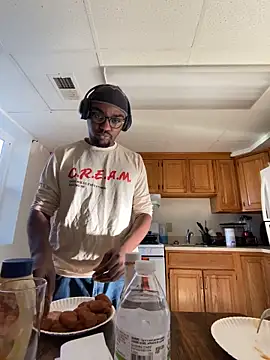 BigPluto online show from 11-08-25, 01:44