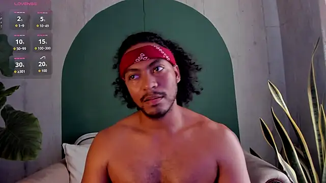 Snapshot of noah_jones__ chatting on 12-04-25, 05:43 noah jones online show from 12-04-25, 05:43