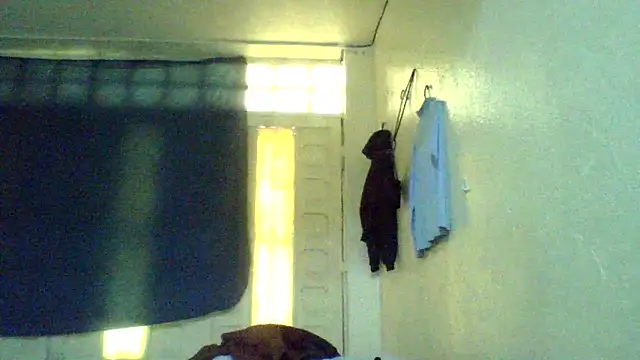 CELEna098rs707 online show from 04-15-26, 06:15