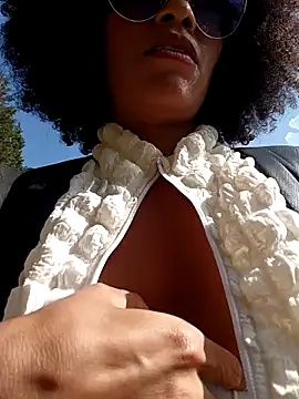 Snapshot of BlairSamy chatting on 01-22-25, 08:28 BlairSamy online show from 01-22-25, 08:28