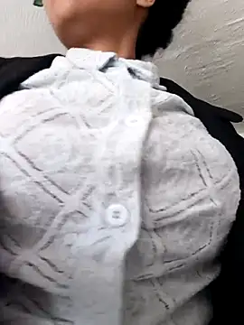 Snapshot of BlairSamy chatting on 11-27-25, 06:32 BlairSamy online show from 11-27-25, 06:32