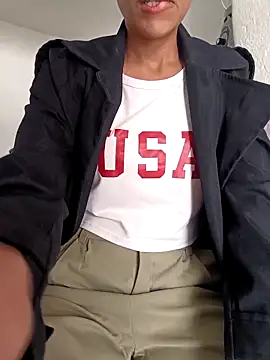 Snapshot of BlairSamy chatting on 12-01-25, 02:33 BlairSamy online show from 12-01-25, 02:33