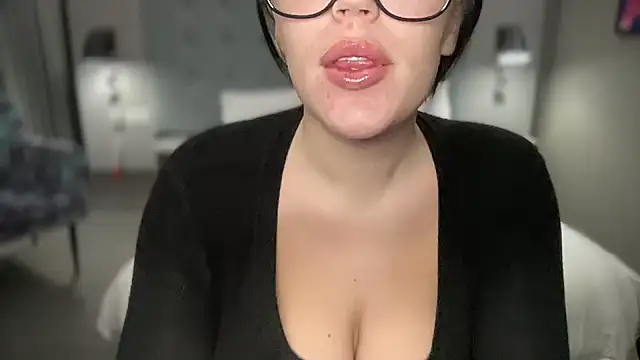 Snapshot of lilylush24 chatting on 02-22-26, 12:47 lilylush24 online show from 02-22-26, 12:47