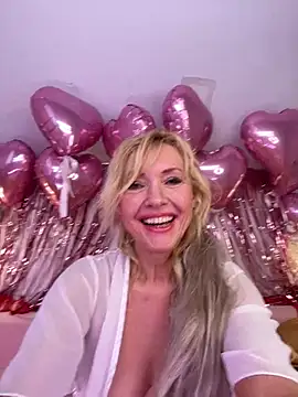 KelliRaid online show from 02-12-25, 08:16