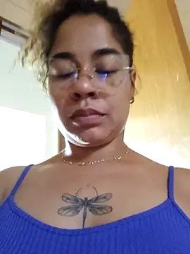 Snapshot of VitoriaFernandes chatting on 11-19-25, 08:31 VitoriaFernandes online show from 11-19-25, 08:31