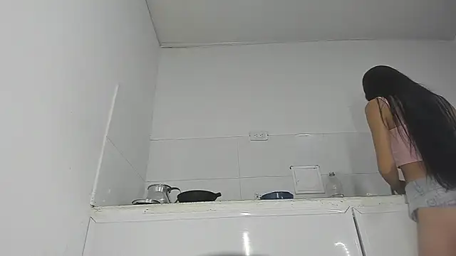 Sophie sweett19 online show from 12-16-24, 03:40