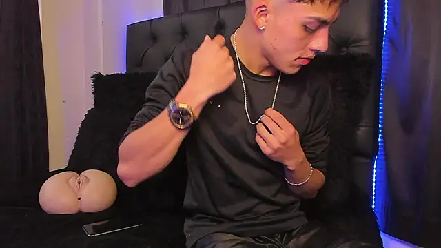 James1lee  online show from 01-12-25, 09:51