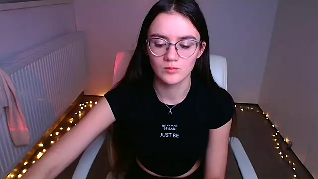 Snapshot of Josephine_jo chatting on 01-11-25, 04:38 Josephine jo online show from 01-11-25, 04:38