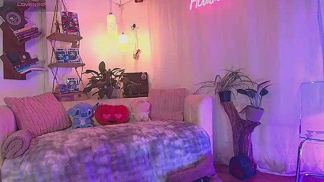 HANNAH LOVEE online show from 06-20-26, 03:09