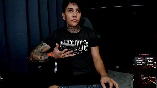 ZhoeStrong online show from 11-21-25, 08:51