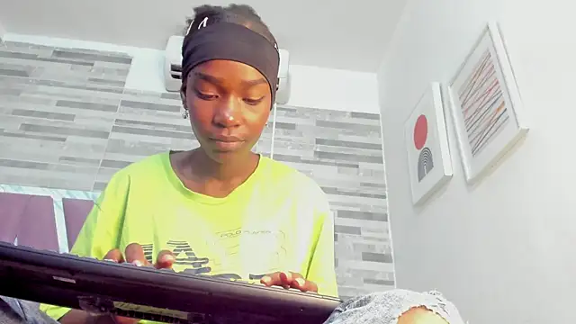 ebony march online show from 10-29-25, 06:42