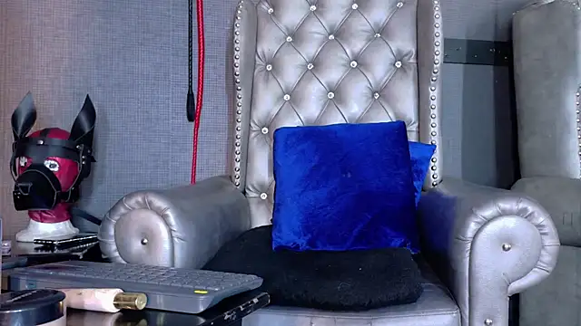 LusstCruella online show from 10-24-25, 01:24