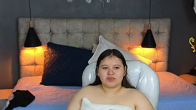 Laia and Aloby online show from 09-18-25, 10:23