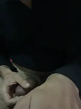 Snapshot of Young_arabe chatting on 01-03-25, 12:22 Young arabe online show from 01-03-25, 12:22