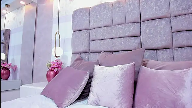 melaniee jones online show from 04-21-26, 05:28