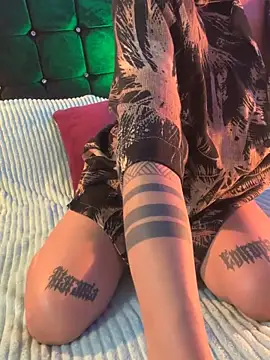 Kitty arts online show from 11-16-25, 08:03