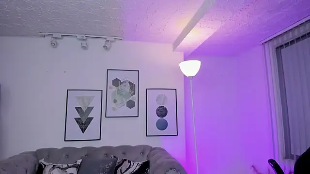 Snapshot of kendaall_jenner_ chatting on 01-29-25, 08:18 kendaall jenner online show from 01-29-25, 08:18