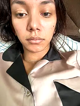 Nikol Rang   online show from 10-31-25, 02:18