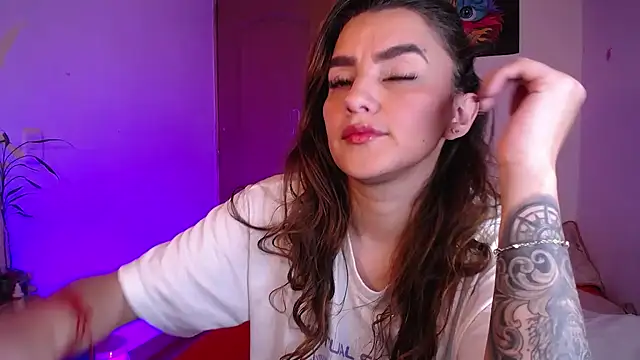 Lu perez online show from 12-05-25, 05:31