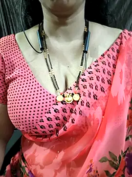 Snapshot of bhuvana555 chatting on 05-11-26, 02:56 bhuvana555 online show from 05-11-26, 02:56