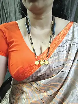 Snapshot of bhuvana555 chatting on 05-31-26, 05:09 bhuvana555 online show from 05-31-26, 05:09