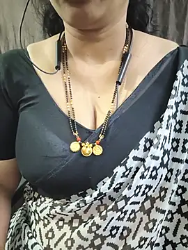 Snapshot of bhuvana555 chatting on 06-21-26, 05:37 bhuvana555 online show from 06-21-26, 05:37
