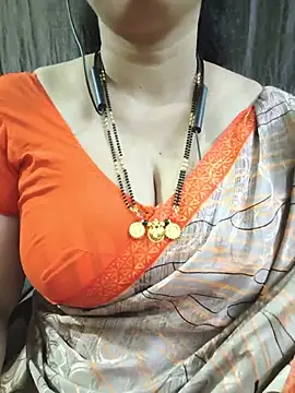 Snapshot of bhuvana555 chatting on 07-03-26, 05:52 bhuvana555 online show from 07-03-26, 05:52