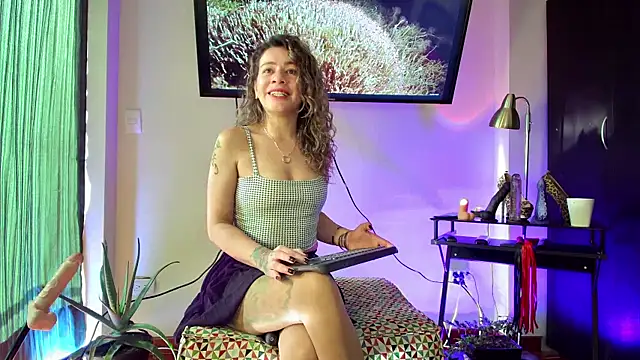 Snapshot of oriana_thomson2 chatting on 01-15-25, 12:58 oriana thomson2 online show from 01-15-25, 12:58