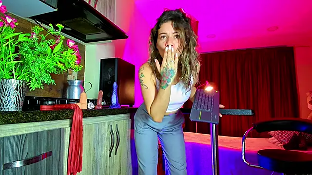 Snapshot of oriana_thomson2 chatting on 01-27-25, 11:22 oriana thomson2 online show from 01-27-25, 11:22