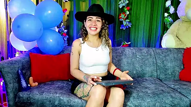 Snapshot of oriana_thomson2 chatting on 02-24-25, 03:33 oriana thomson2 online show from 02-24-25, 03:33